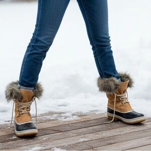 Sorel Tan and Black Winter Boots with Fur Trim